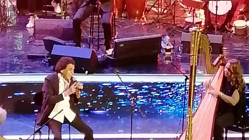 محمد منير يشعل حفل افتتاح موسيقى العربية.. صور