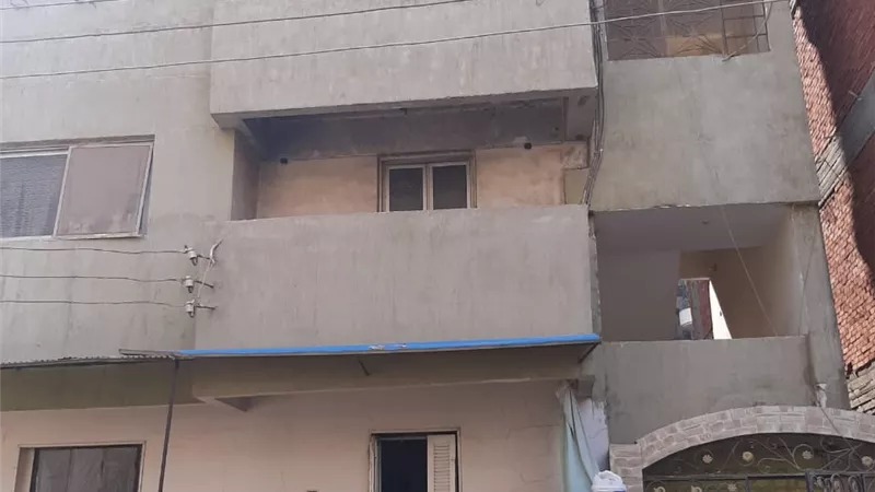 ننشر صور عقار بنها قبل الإنهيار وبعده .. المحافظ لاتوجد وفيات أو إصابات فى الحادث