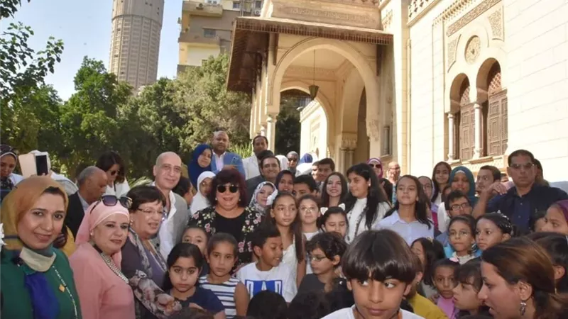 وزير الثقافة تفتتح الدورة التأسيسة لبينالي فنون الطفل بمركز الجزيرة