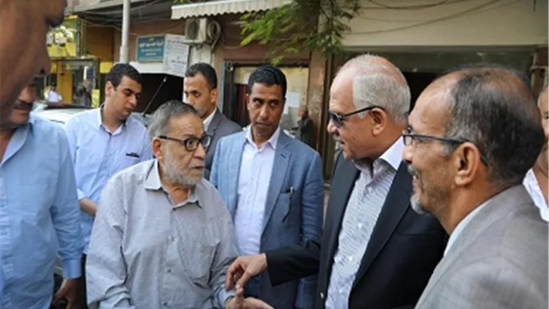 محافظ الجيزة : إزالة عقار مائل يمثل خطورة على السكان بالدقى