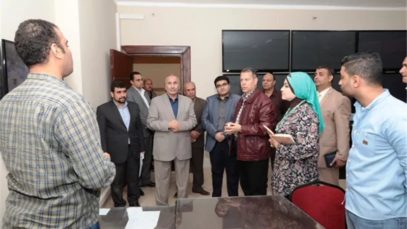 محافظ بنى سويف يطلع على العمل بغرفة العمليات