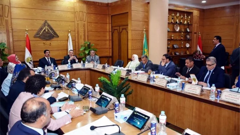650 جنيهاً منحة المولد النبوى للعاملين بجامعة بنها