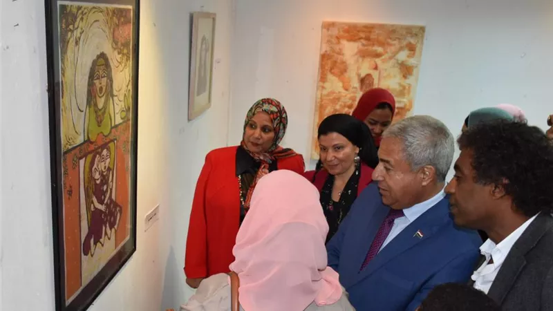 محافظ أسوان يفتتح فعاليات الملتقى الثقافى الثانى لشباب المحافظات الحدودية
