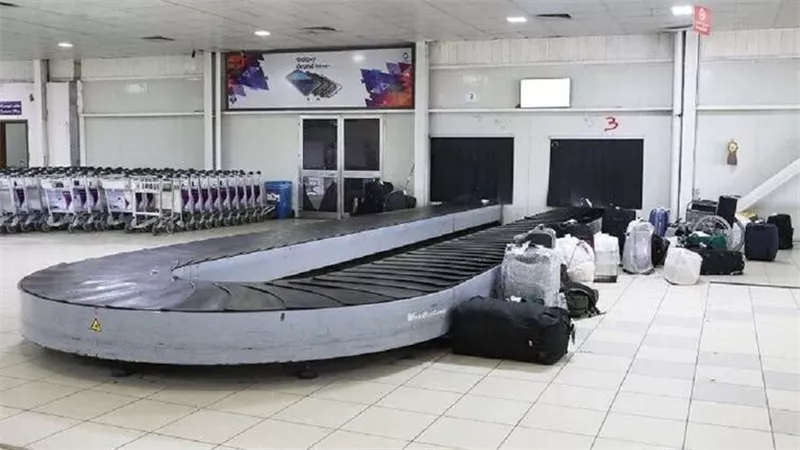 إغلاق مطار مصراتة الدولي بشكل مؤقت جراء قصف جوي