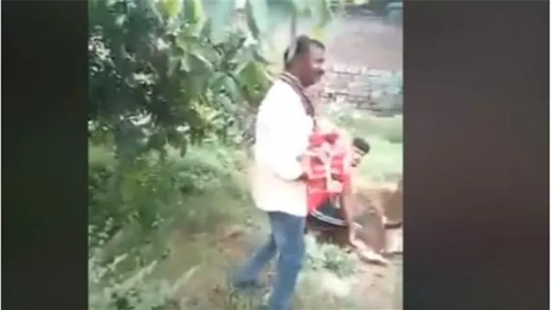 جد يدفن حفيدته حية بعد لحظات من ولادتها..تعرف على السبب