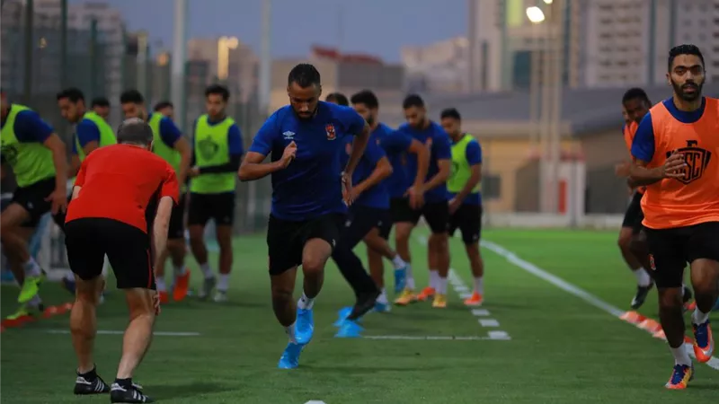 9 لاعبين يغادرون معسكر الأهلي فى الامارات