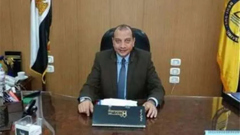 رئيس جامعة بني سويف يستقبل وزير الزراعة الأسبق