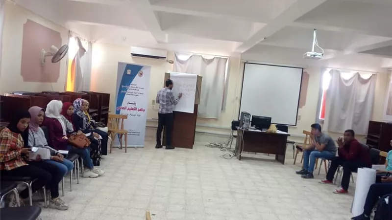 210طالب يواصلون دوراتهم التدريبية للتعليم المدني بجامعة سوهاج