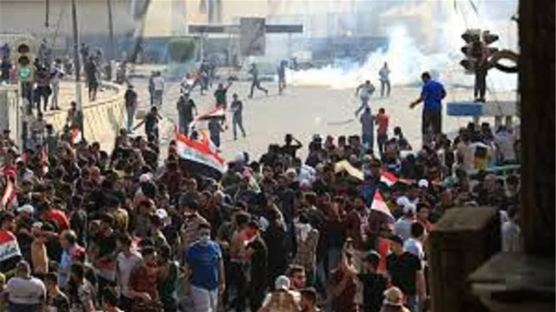 انباء عن وقوع اصابات بين متظاهرى بغداد عند جسر الأحرار