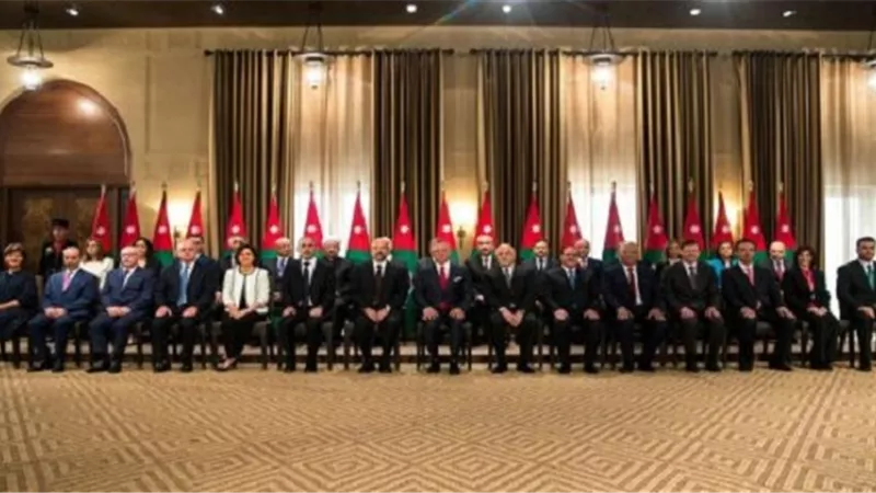 وزراء الحكومة الأردنية يقدمون استقالاتهم بطلب الرزاز