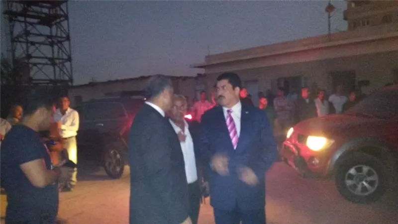محافظ القليوبية يتفقد موقع حريق مصنع قليوب .. صور