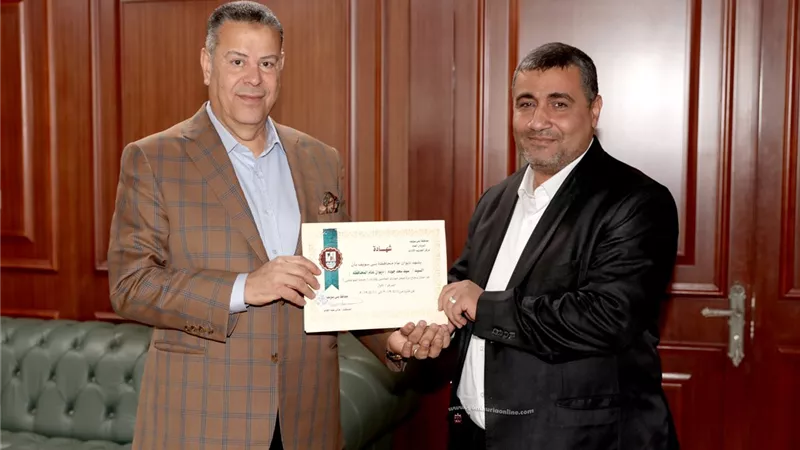 محافظ بنى سويف يكرم مدير شؤون الاعاقة