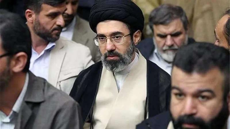 تعرف على نجل خامنئي «المعاقب أمريكيًا»