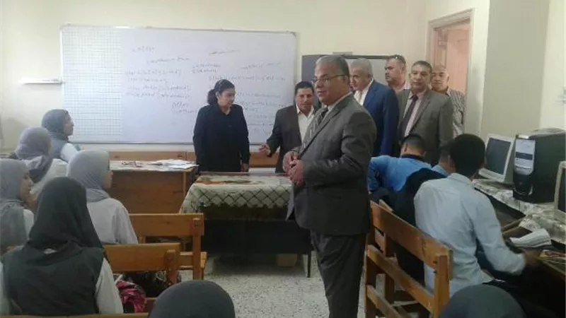 مدير تعليم الإسماعيلية يتفقد ديوان و مدارس ابوصوير ..صور
