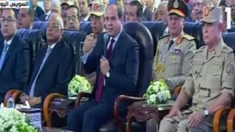 السيسي: شبكة الطرق الجديدة ليست ترفا ولكن بداية حقيقية لجذب الاستثمارات وبناء الدولة
