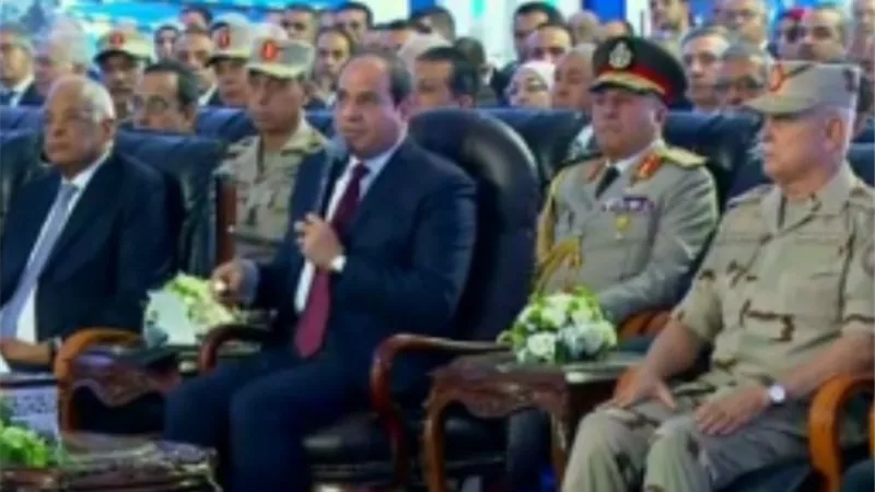 السيسي يكلف الجيش والشرطة بتأمين طريق شرم الشيخ الجديد