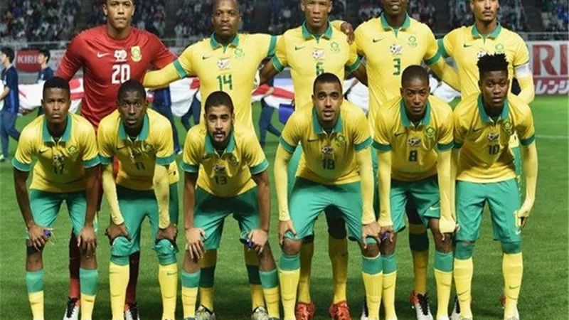 استبعاد لاعب الأهلي السابق من قائمة جنوب افريقيا الأولمبي