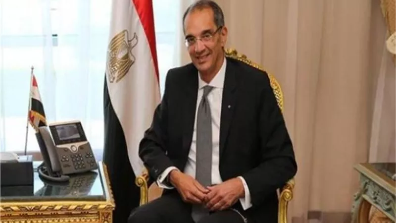 وزير الاتصالات: تطوير مكاتب البريد واستبدال الشبكات الأرضية بالألياف الضوئية لتحسين خدمات الإنترنت