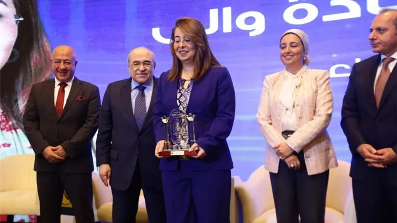 المركز الإعلامي العربي يكرم وزيرة التضامن الاجتماعي