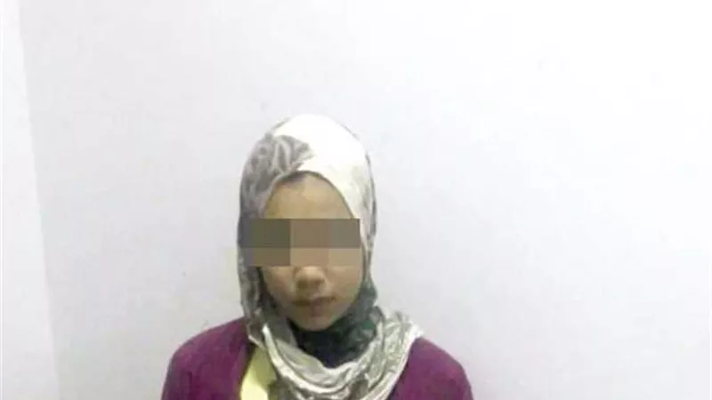فتاة العياط تغادر مركز الشرطة بعد حبسها 4 أشهر