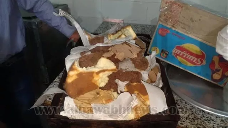 إعدام 15 كيلو حلويات غير صالحة بمصنع بغرب أسيوط