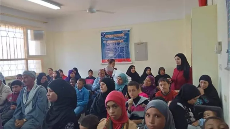 حملة صحية للمدارس الفكرية والسمعية بأسيوط