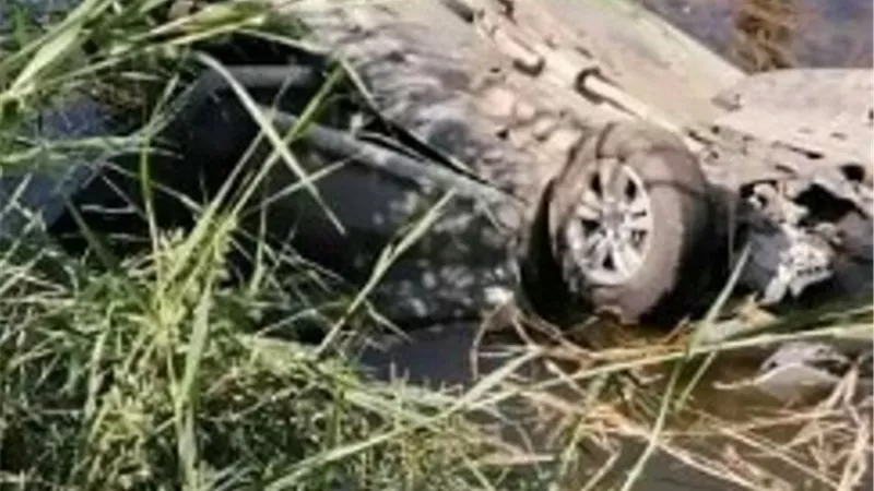مصرع ربة منزل وإصابة نجليها في انقلاب سيارة ملاكي بترعة بنجع حمادي