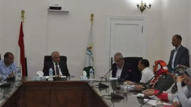 شكوى مواطن من تعديات مقهى ومطعم تطيح بطاقم الإشغالات بحى العجوزة