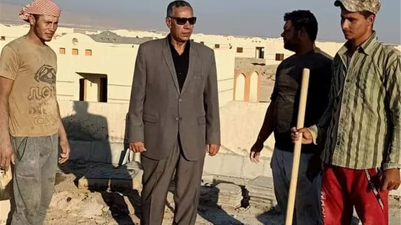 عبد العظيم يتفقد المشروعات التنموية بسهل القاع