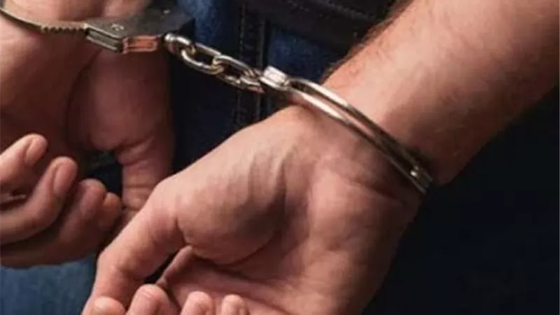 ضبط عاطل يروع الطالبات ب 