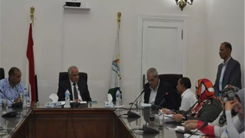 شكوى مواطن من تعديات مقهى ومطعم تطيح بطاقم الإشغالات بحى العجوزة