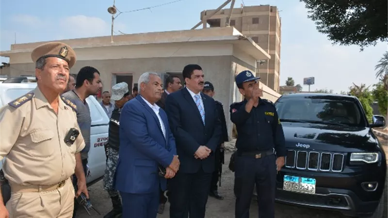 محافظ القليوبية يؤكد على شروط الصحة والسلامة بالمصانع ..صور