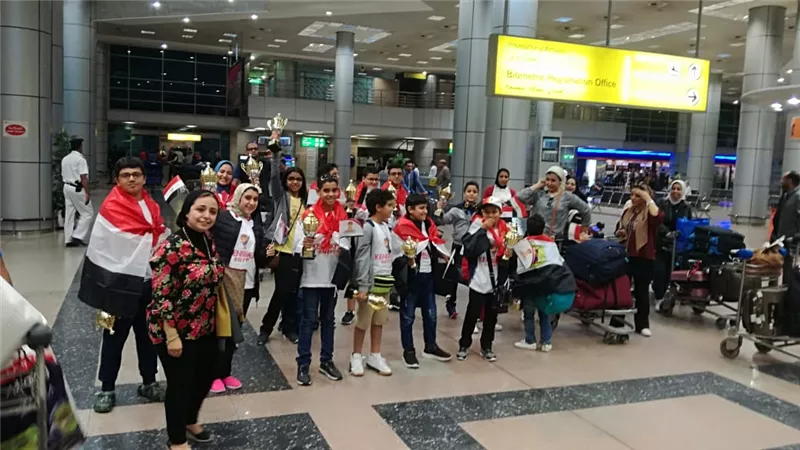 صور.. طلاب مصر يرفعون اسمها عالياً ببطولة kenken العالمية بالإمارات