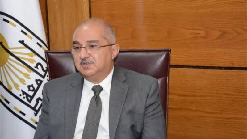 رئيس جامعة أسيوط يعتمد حركة ترقيات ١٦٥٧٥ موظف