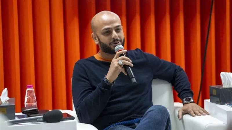 الروائي المصري أحمد مراد : الكتابة مشروع حياة