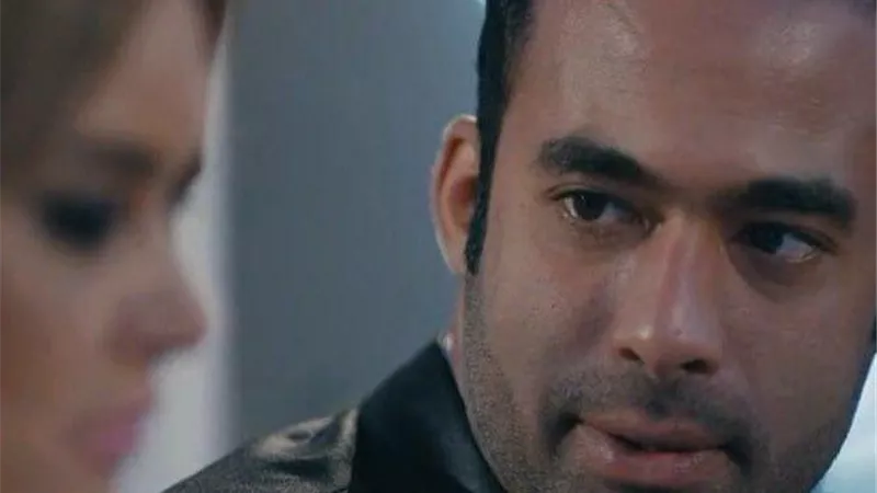 شقيق هيثم أحمد ذكى يصل إلى القاهرة بعد ساعات لحضور العزاء