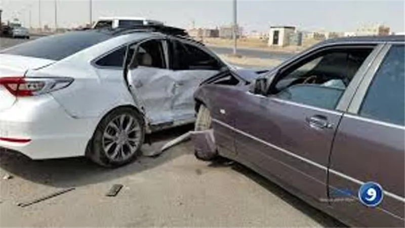 دماء علي الأسفلت .. مصرع شخصين في تصادم سيارتين بالبحيرة