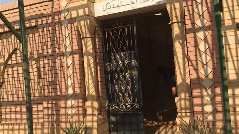 ماذا فعل الفنان عمر مصطفى متولى فى قبر هيثم ذكى!