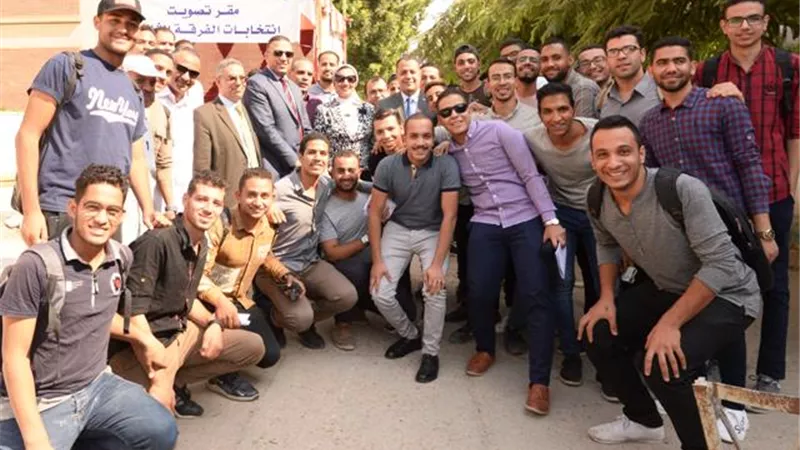 اقبال كبير من طلاب جامعة أسيوط فى انتخابات الجولة الاولى بالصور
