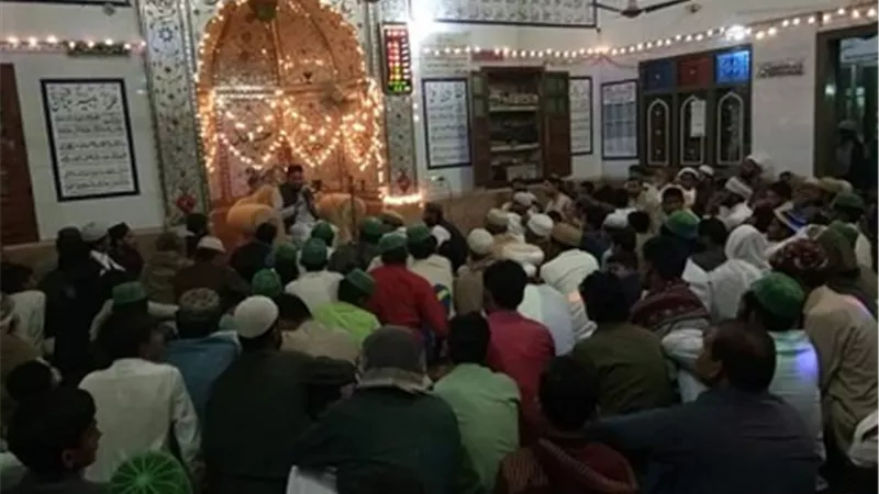 منظمة خريجى الأزهر بباكستان تحتفل بذكرى مولد سيد الخلق