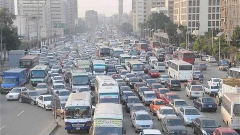 شلل مرورى بشارع الهرم حتى ميدان الجيزة بسبب أعمال المترو