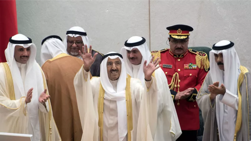 أمير الكويت يوجه رسالة عاجلة إلى إيران ويدعو لتجاوز 