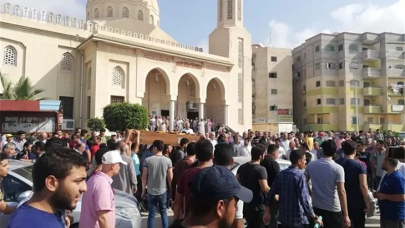 أهالي العريش يشيعون جثمان الطالبة شهد ..صور