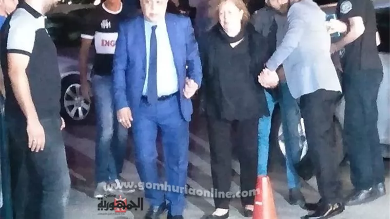 سمية الألفى تنهار فى عزاء هيثم أحمد زكي .. صور