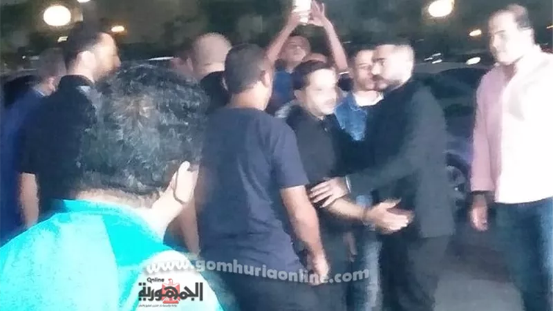 تامر حسنى يشارك فى عزاء هيثم أحمد زكي .. صور