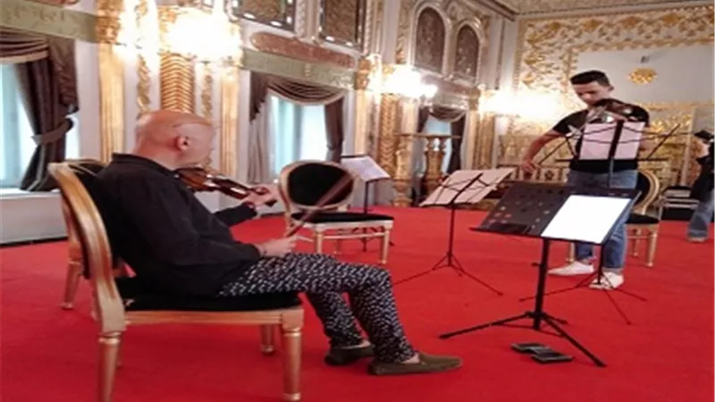 مهرجان متحف المنيل يمنح طالب منحة لدراسة الكمان بإيطاليا