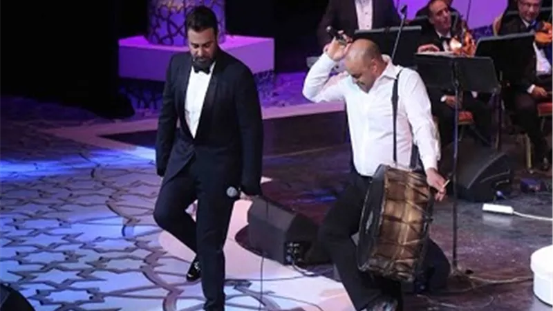 عاصي الحلاني يرقص الدبكه في مهرجان الموسيقى العربيه