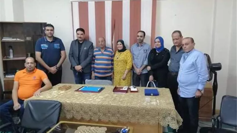 مستقبل وطن بورسعيد يوزع حلوى المولد النبوي على المسنيين والأيتام