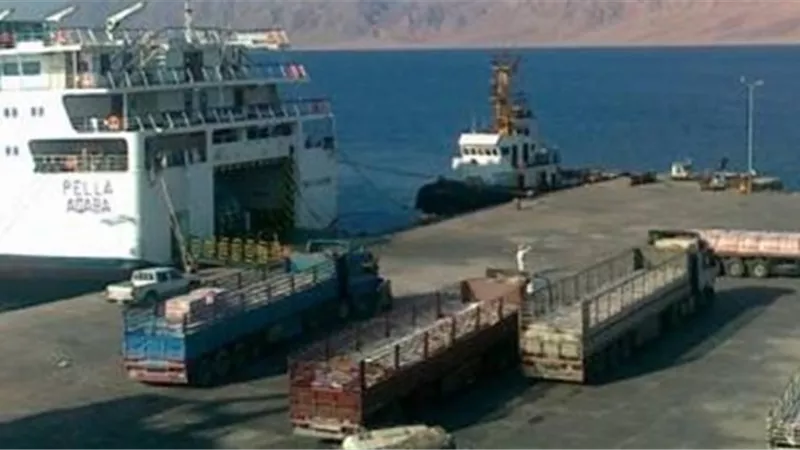 طوارىء بموانى البحر الاحمر لمواجهة التقلبات المناخية