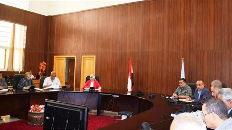 نائب محافظ البحر الأحمر: فسخ عقود شركات النظافة فى حالة التقصير والاهمال